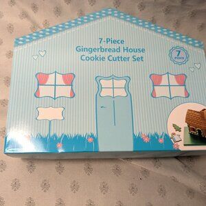 New! 7 Piece Metal Gingerbread House Cookie Cutter Set